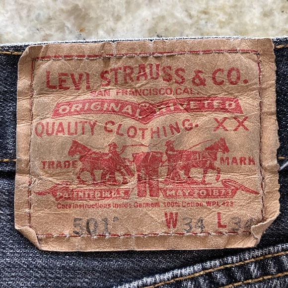 Levi’s 501 Jeans - Picture 2 of 3